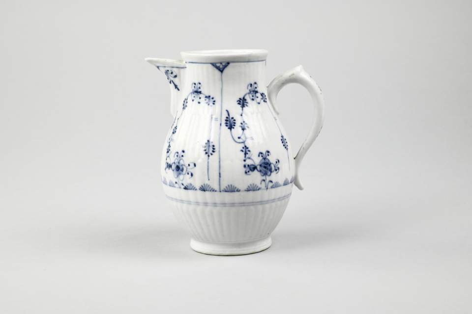 Kleiner Teekrug mit Henkel, Deckel fehlt, blau - weiss, Muster wie 18011