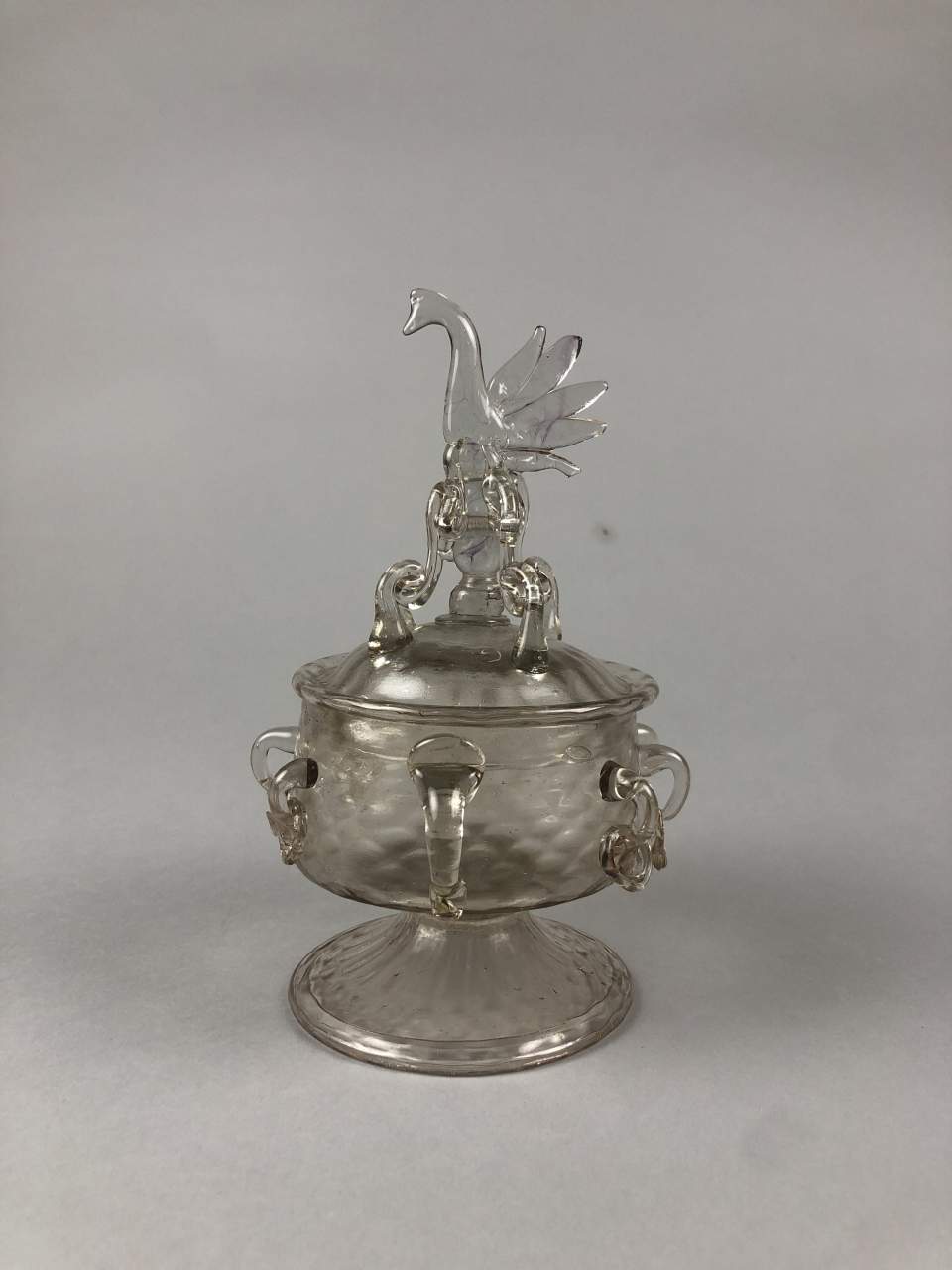 Ringelglas-Deckelpokal