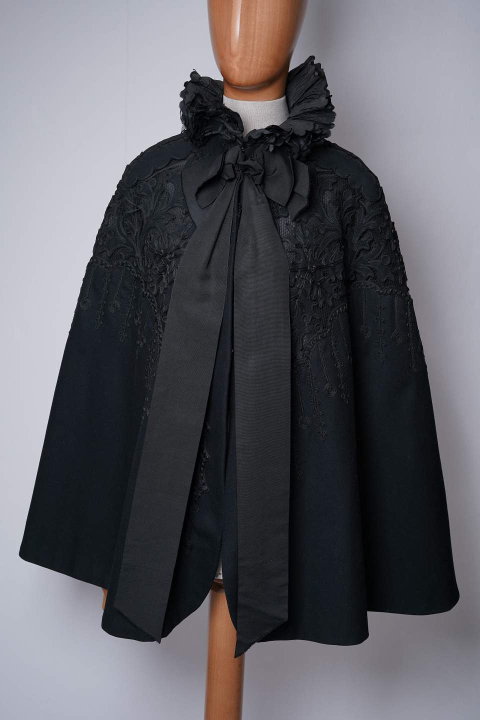 Damenkleid, Damenmantilla