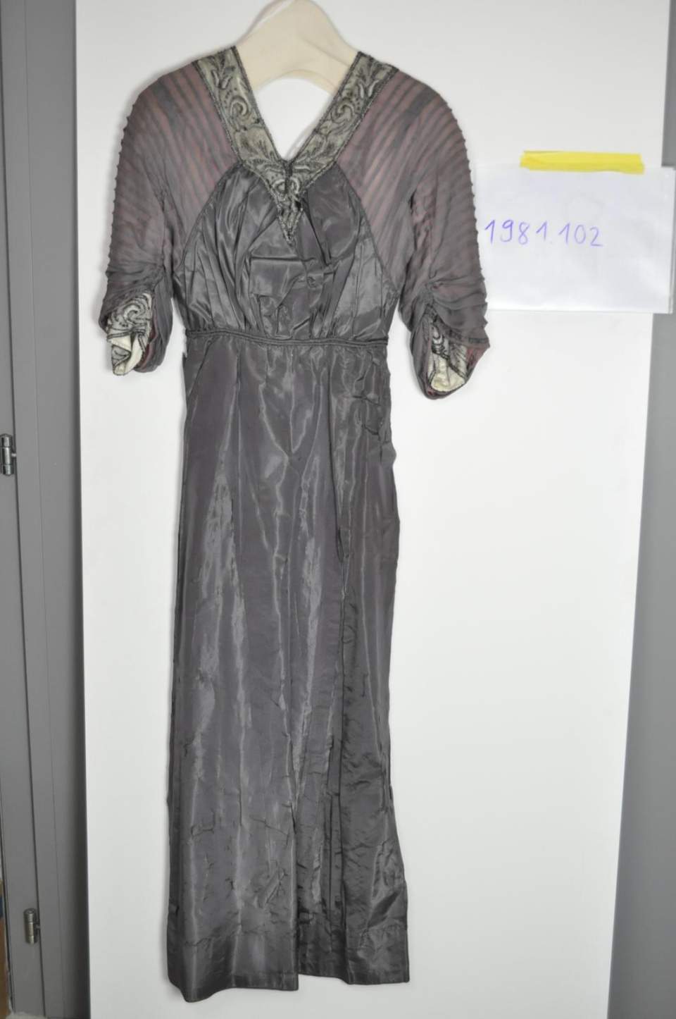 Damenkleid