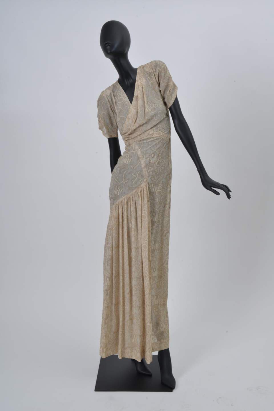 cremefarbenes Abendkleid, Modellkleid, Damenkleid