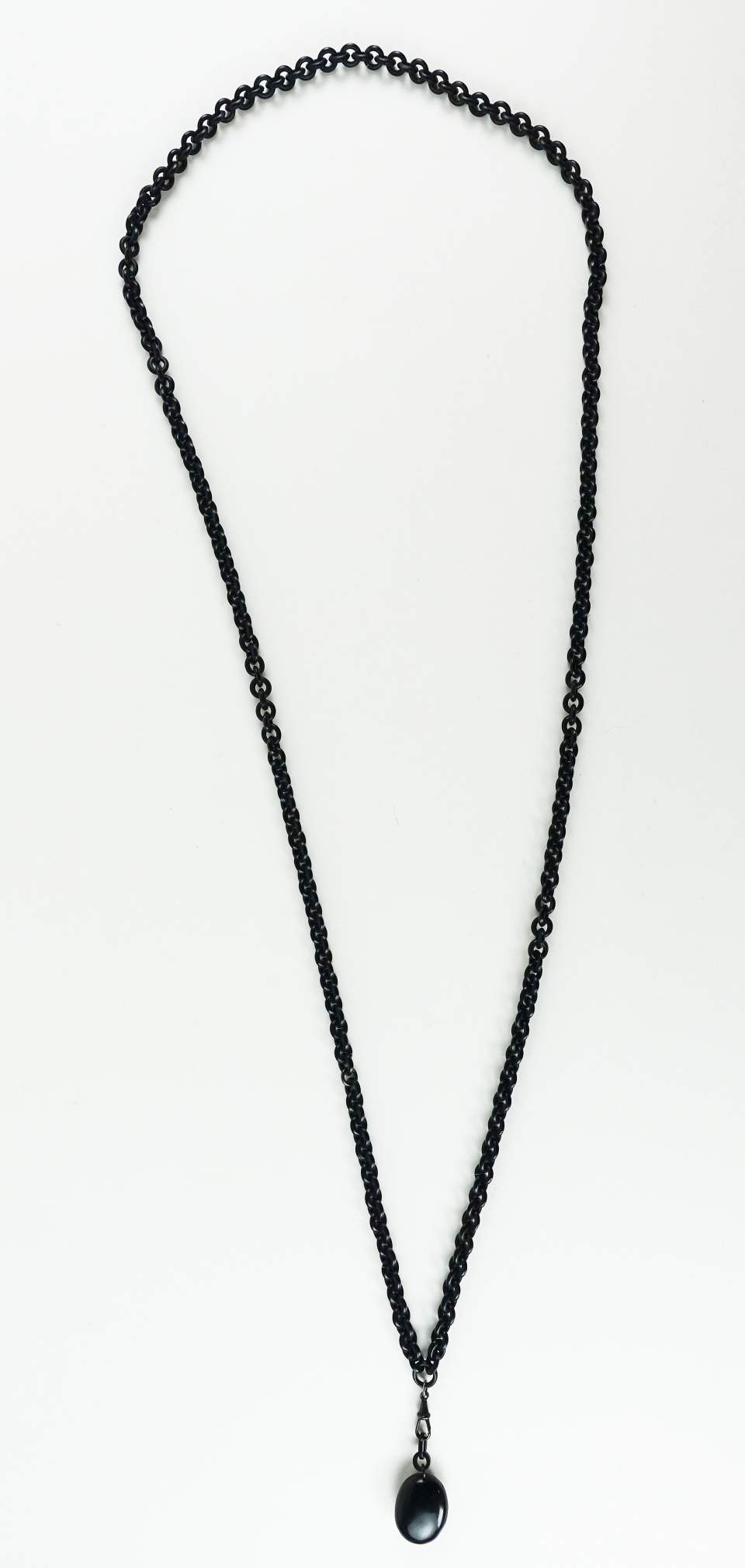 grosse Kette mit Medaillon und kleinere Kette