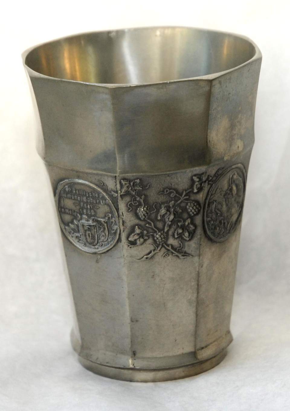 Vereinstrophäe: Zinnbecher