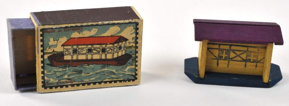 Miniatur-Baukasten für Boot in Streichholzschachtel