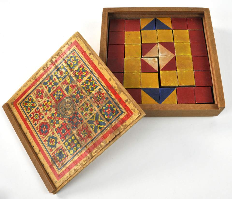 Würfel-Puzzle in Original-Holzschatulle