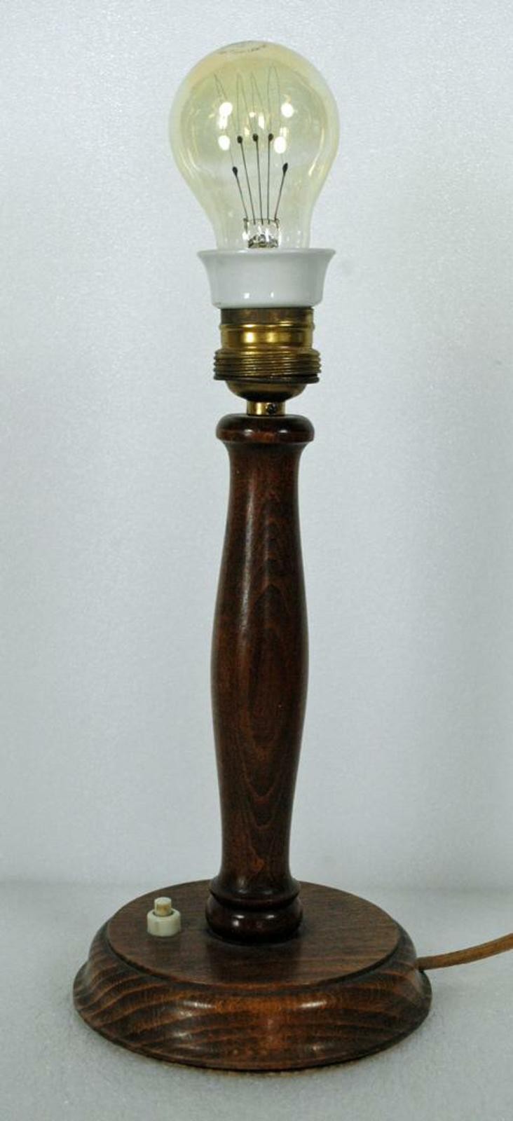 Tischlampe mit Kohlenfaden-Glühlampe