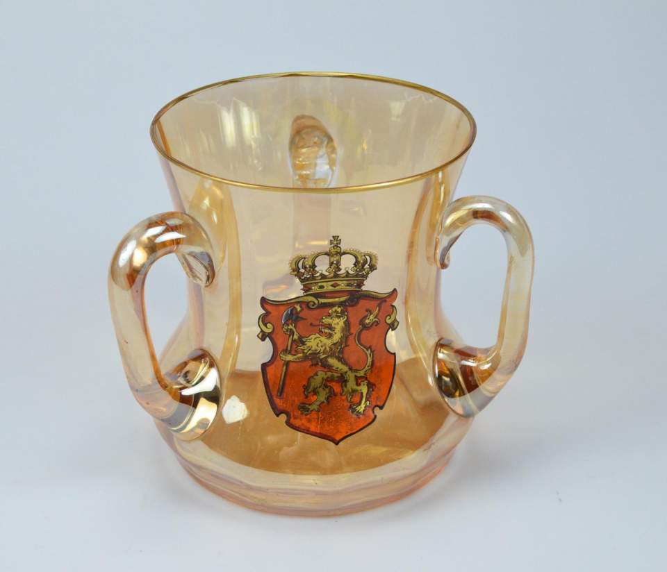 Glasvase, Henkelkrug schwedischer Herkunft, Henkelglas, Wappenglas (Schweden) von König Gustav IV. Adolf von Schweden