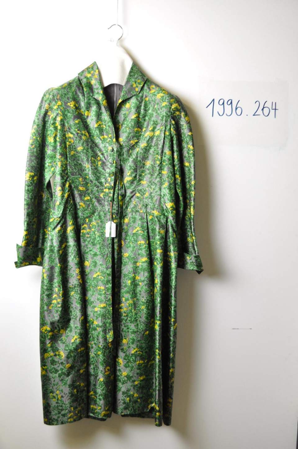 Damenkleid, Kleid