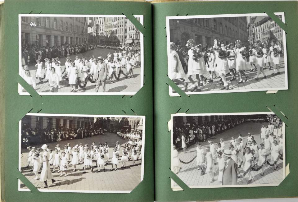 Postkarten und Fotos des St.Galler Kinderfests