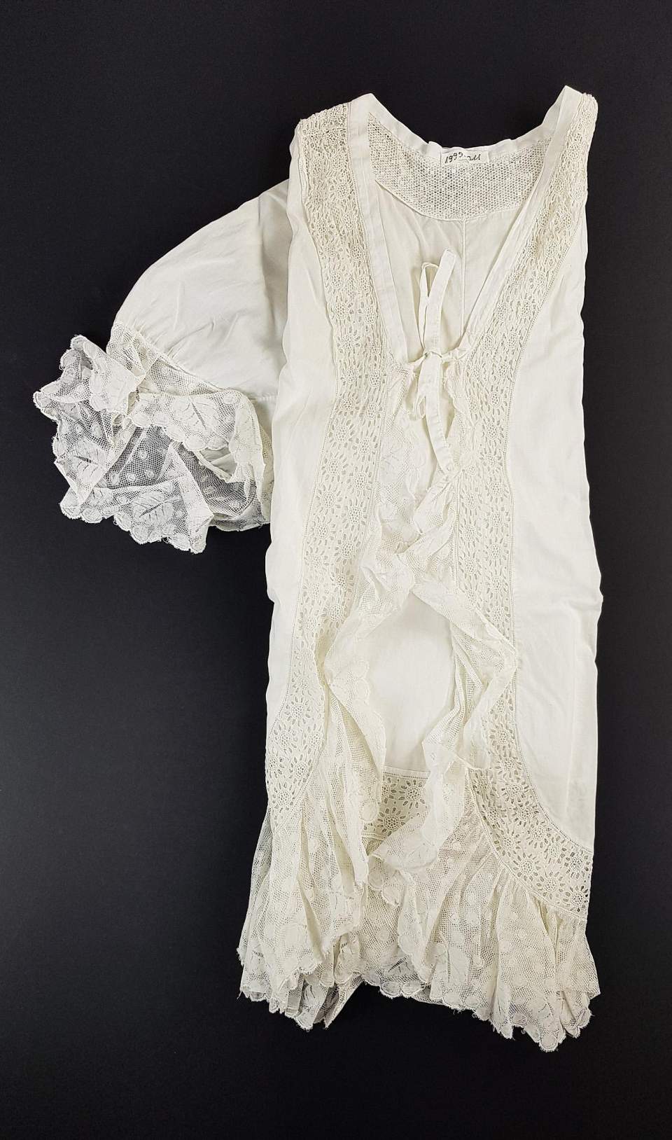 Bettjacke, Liseuse, Nachtwäsche