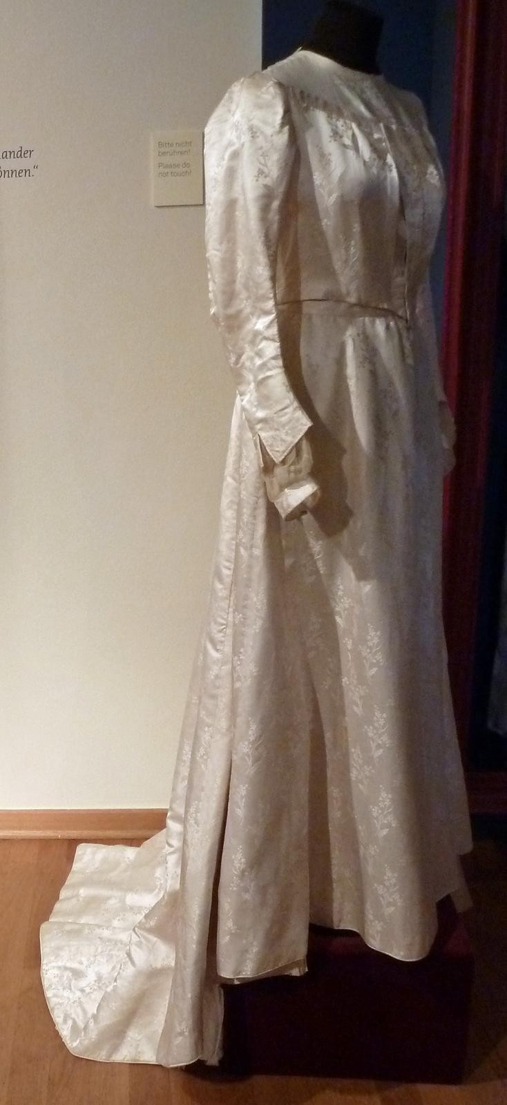 Brautkleid, Hochzeitskleid
