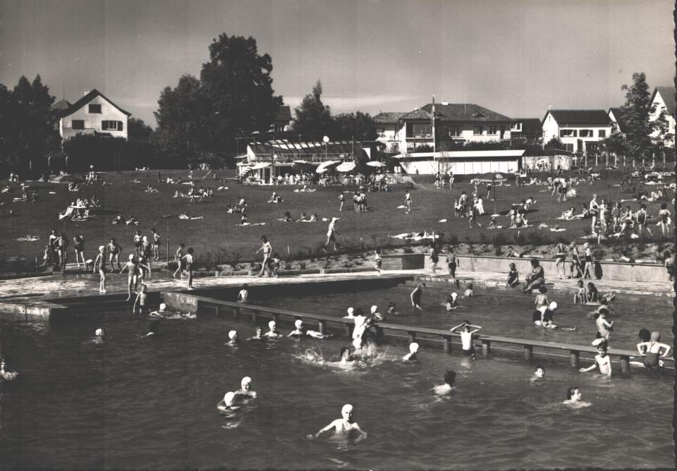 Schwimmbad Rotmonten