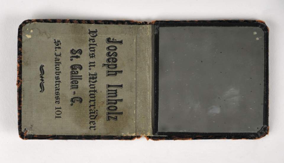 Werbegeschenke: Taschenmesser, Taschenspiegel, Taschentoilette