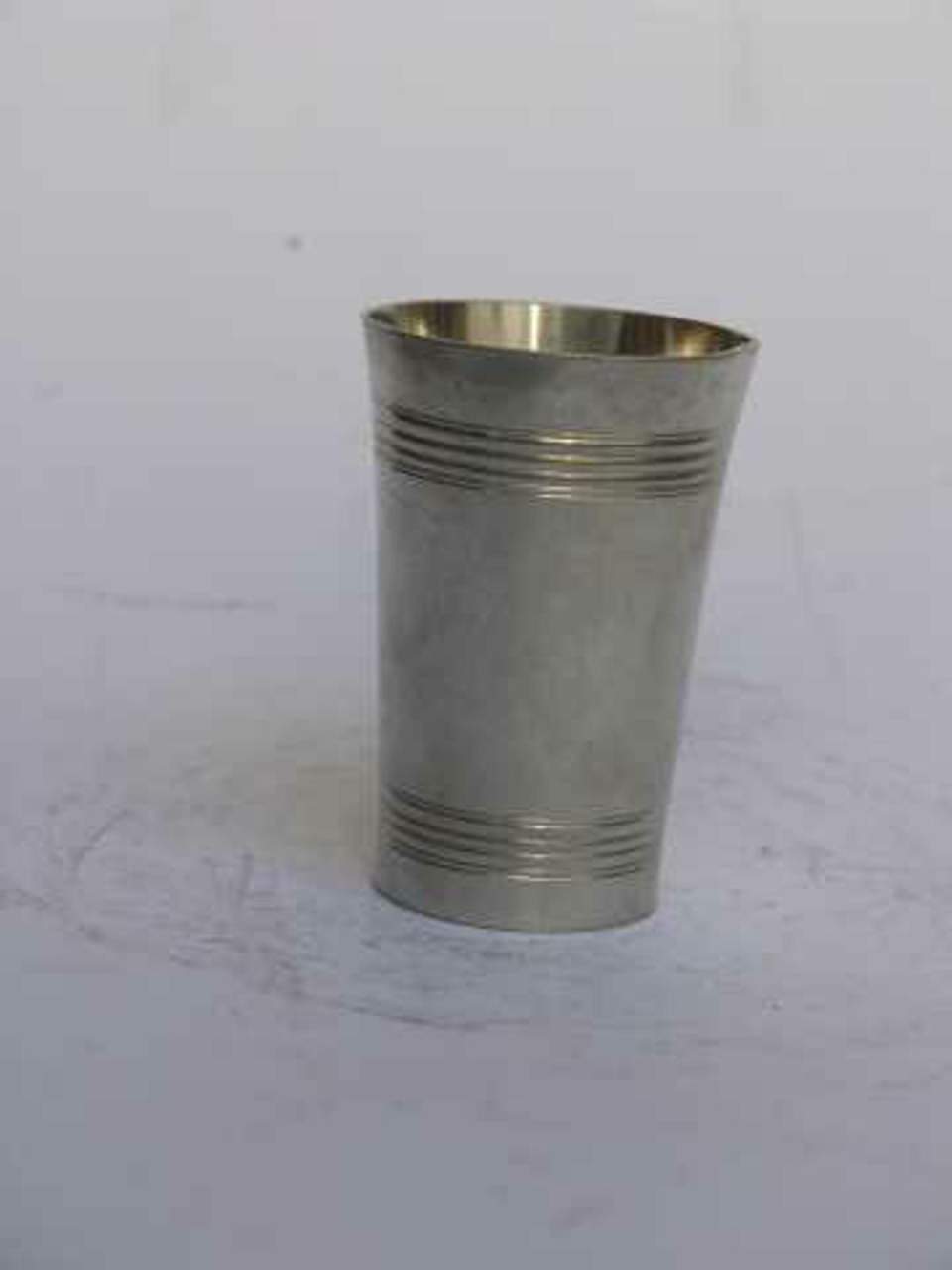 Zinnbecher