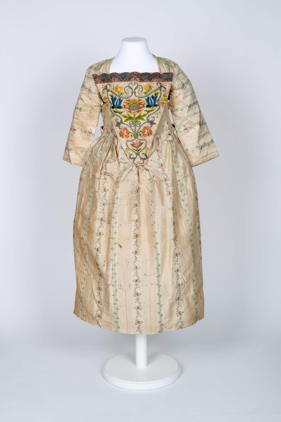 Damenkleid, zu Kinderkleid umgenäht