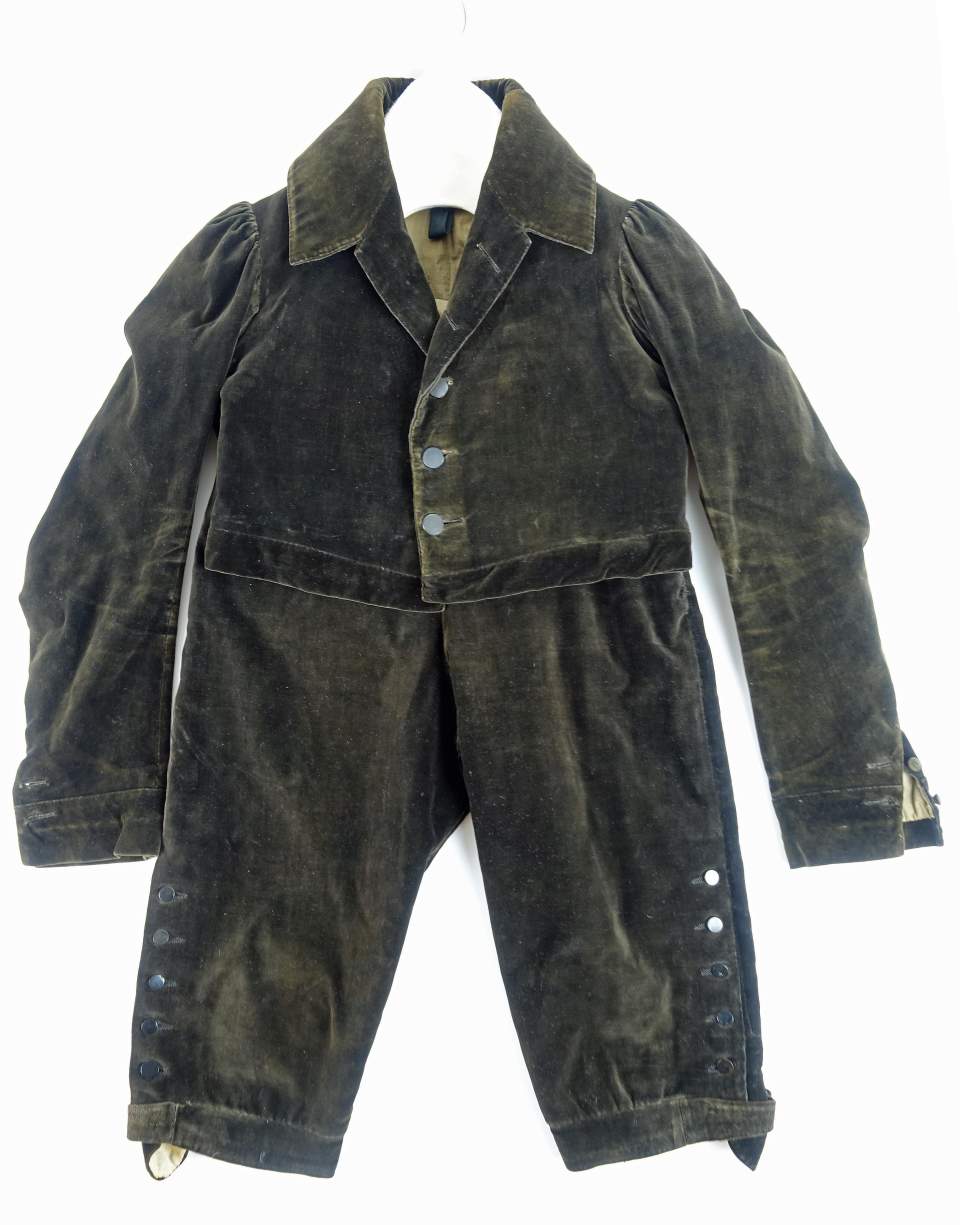 Anzug für Knaben mit Kniehose und Jacke