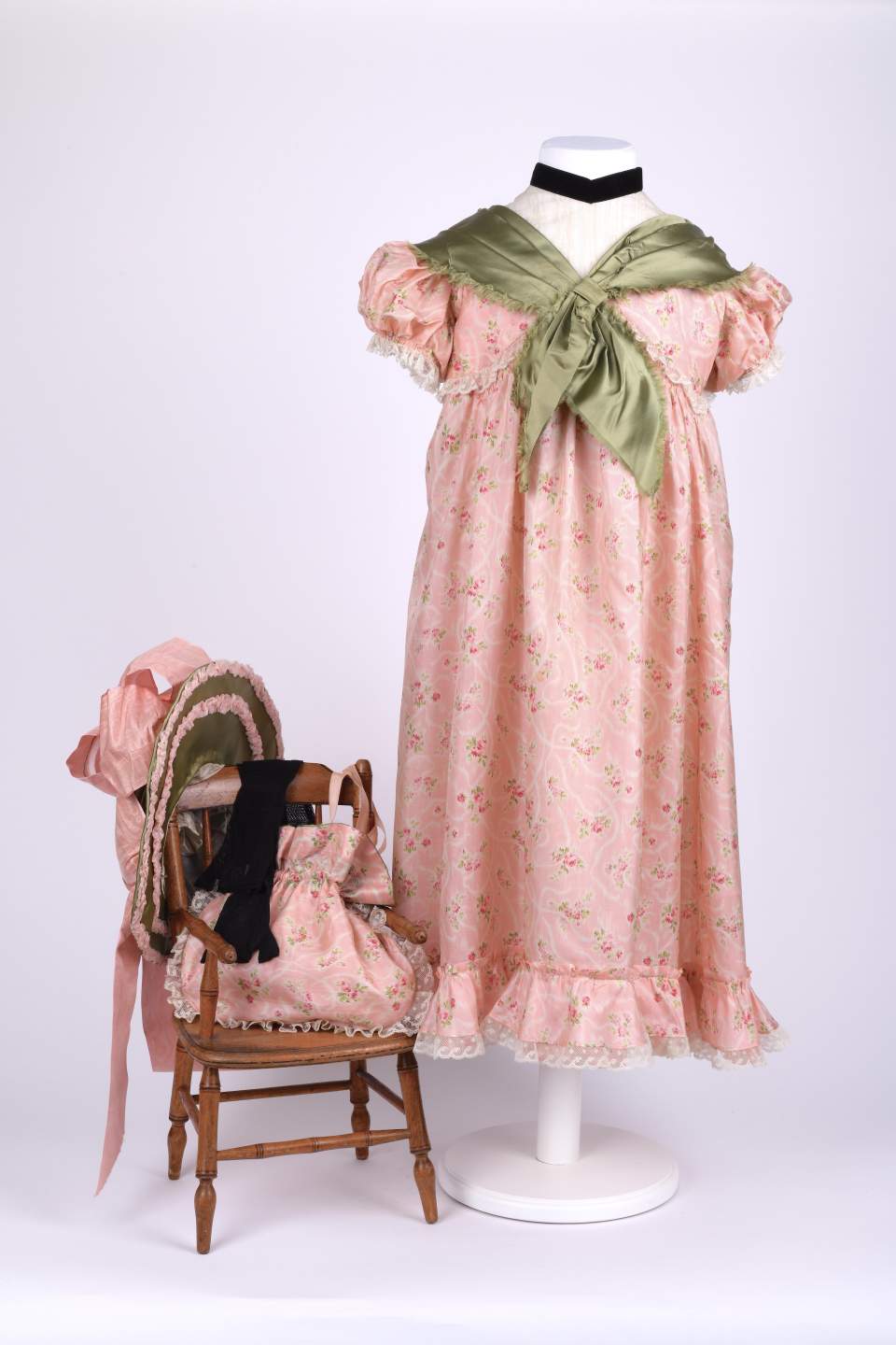 Mädchenkleid von Nelly Schirmer aus St.Gallen