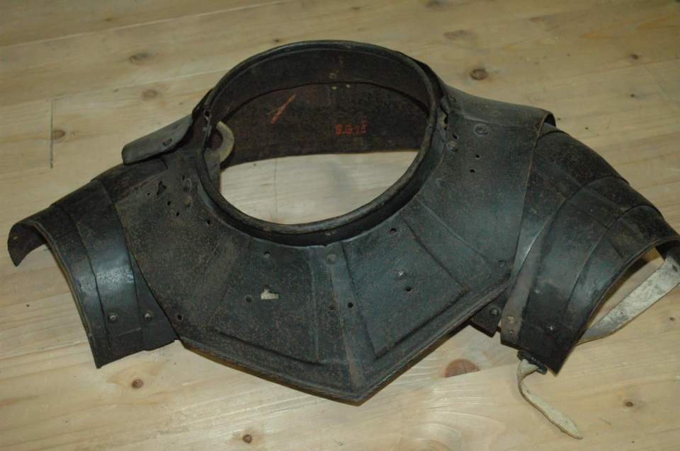 Schulterstück eines Halbharnischs, 17. Jh.
