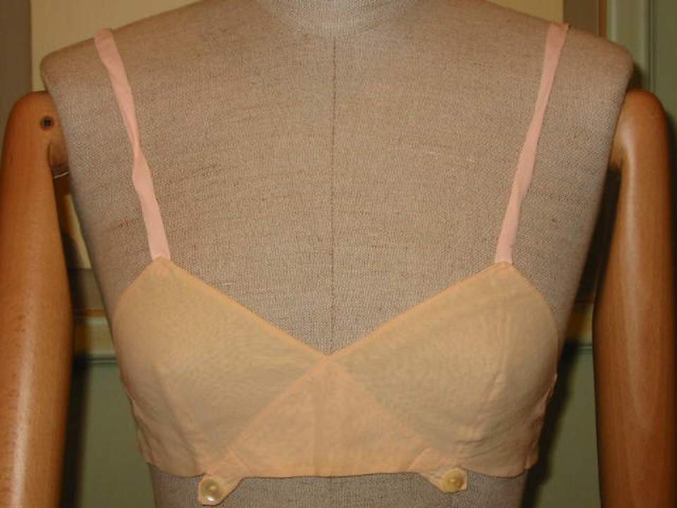 4 BH's und 1 Damen - Slip / Unterhose