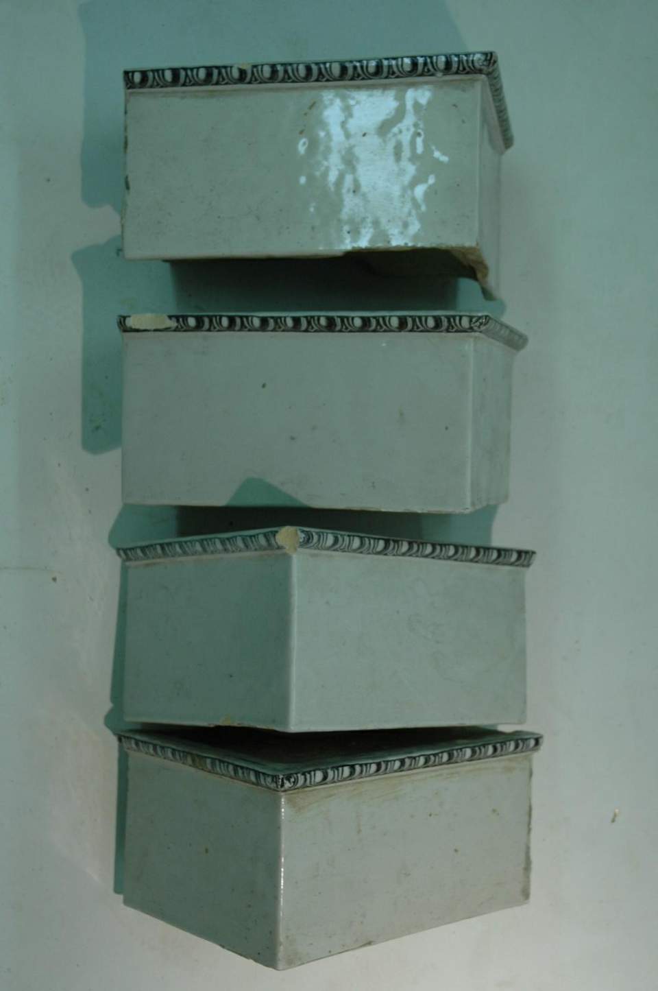 Ofenkachel(n), Eckfries Ornament