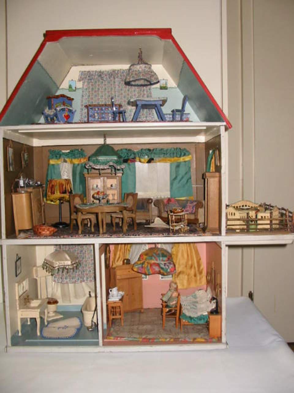 Puppenhaus mit Zubehör
