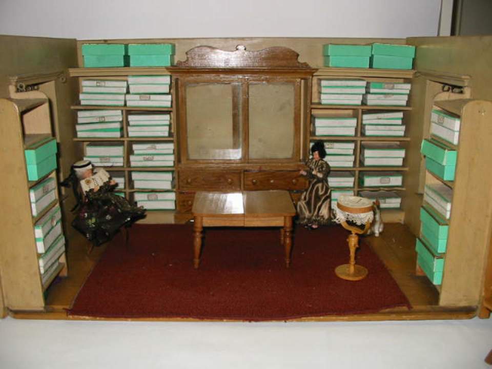 Puppen-Laden "Modes"