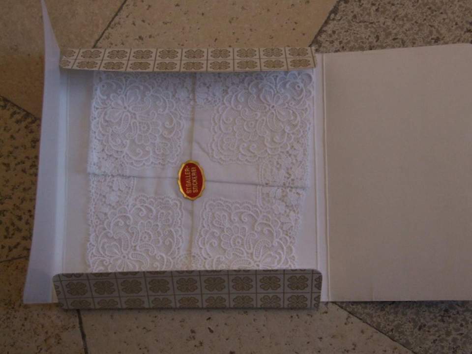 St. Galler Stickerei Gesticktes Taschentuch