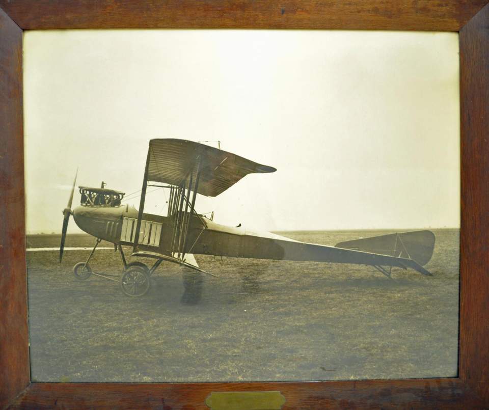 Fotografie eines Flugzeugs auf dem Breitfeld ?
