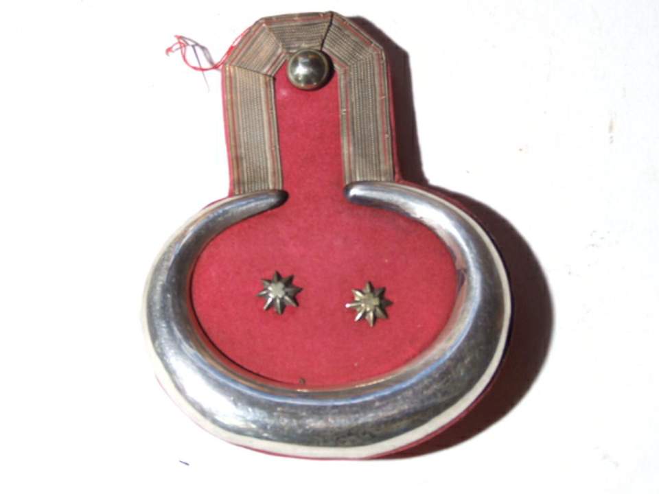 Epaulette, Achselschuppe (Schulterteil)