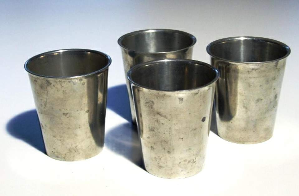 4 Zinnbecher