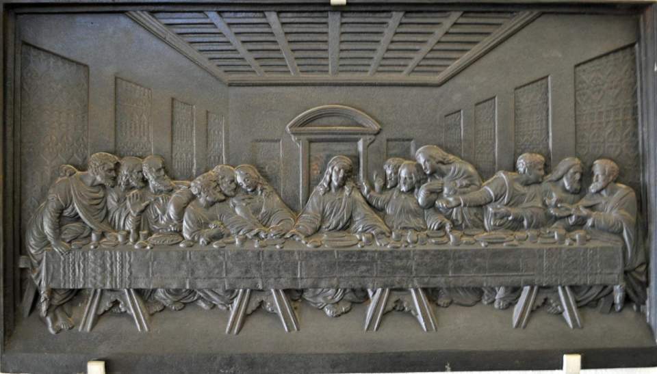gusseiserne Ofenplatte mit „Das letzte Abendmahl“ nach Leonardo da Vinci, Kaminplatte