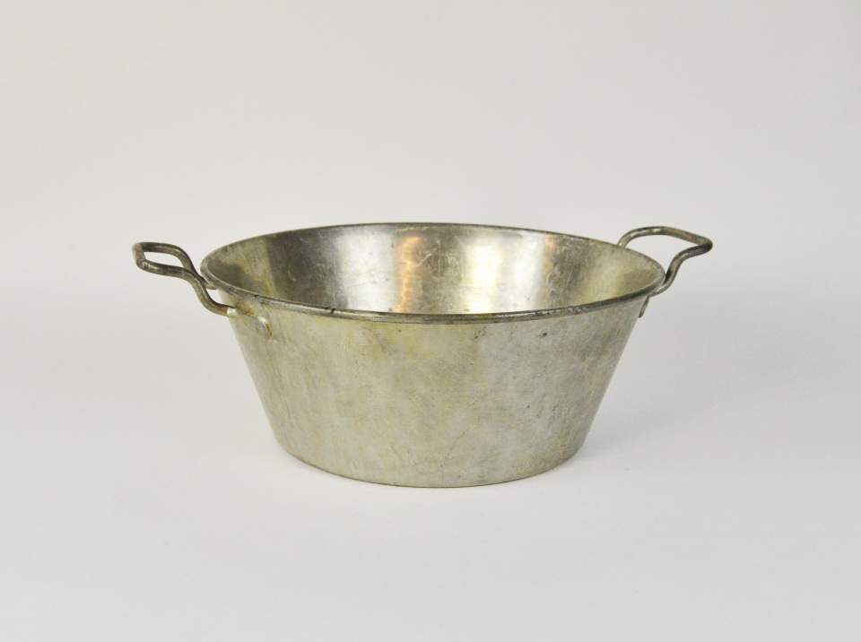 Becken; "Zeine"
