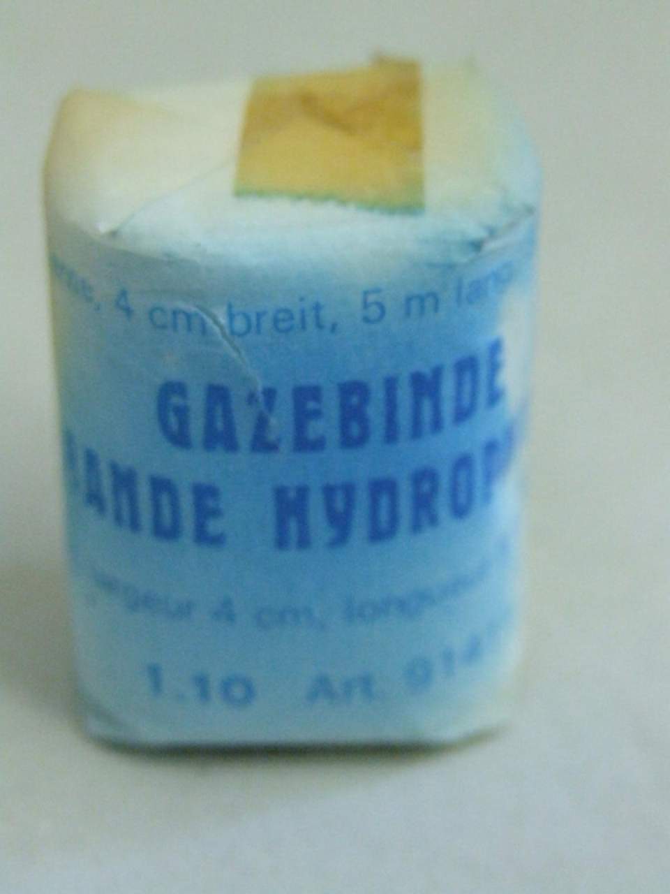 Packung mit Gazebinden; Verbandsmaterial 