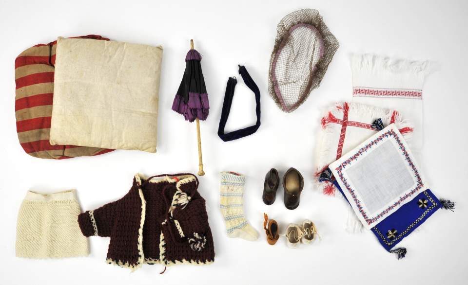 Verschiedene Puppenaccessoires 