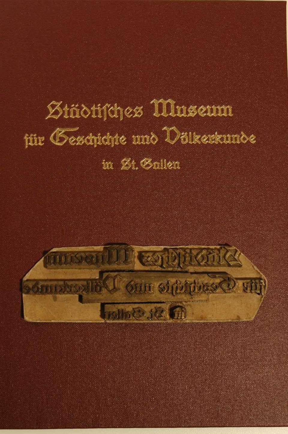 Bleilettern "Städtisches Museum"; Druckplatte
