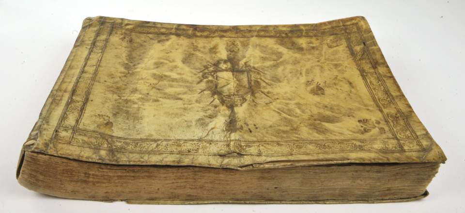 Buch mit antiken Grafiken