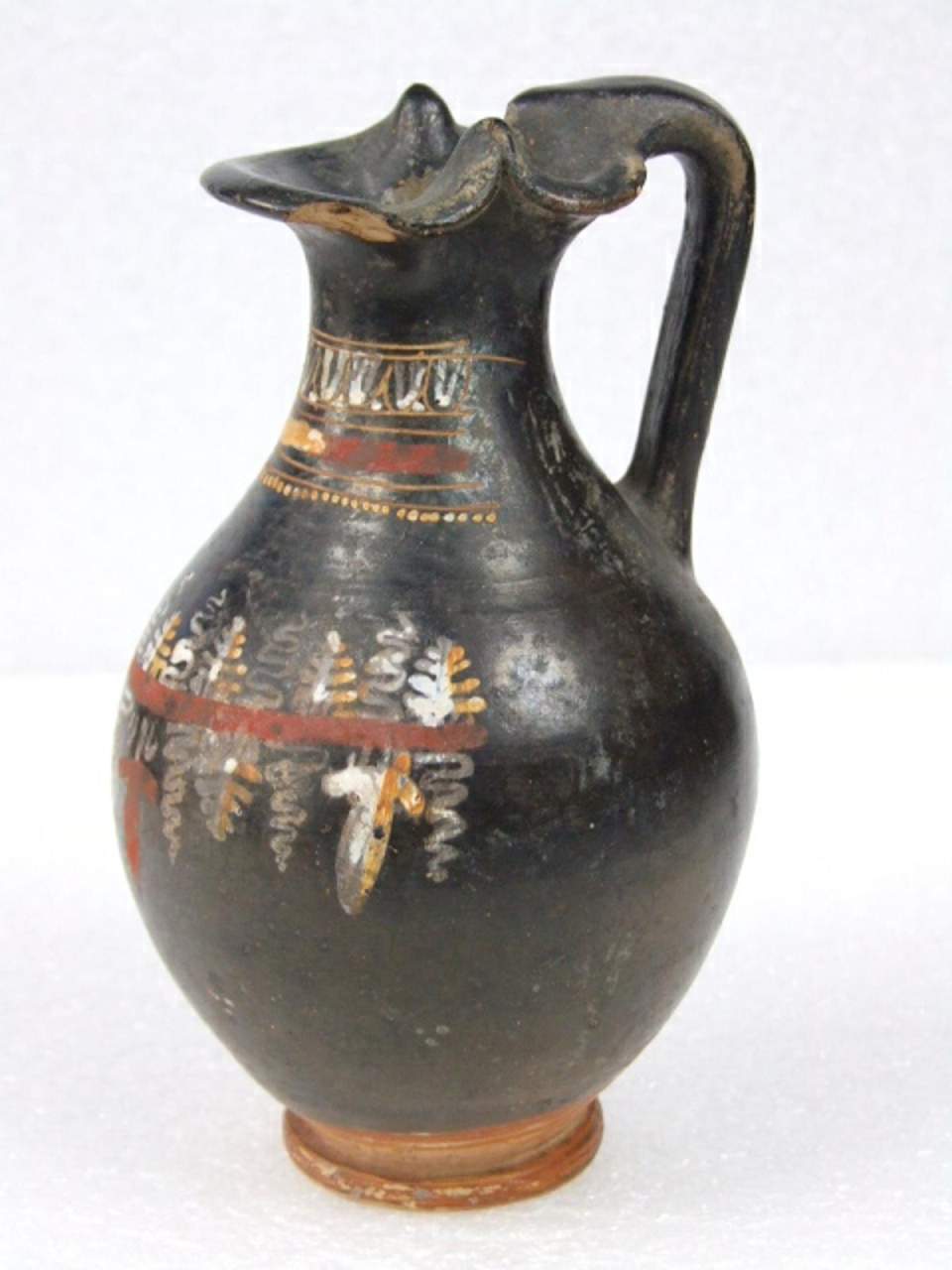 Oinochoe - Kanne im Gnathiastil