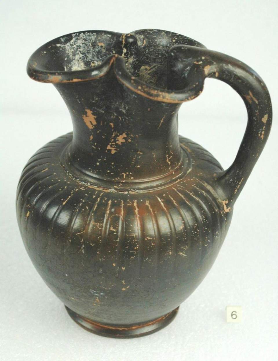 Oinochoe