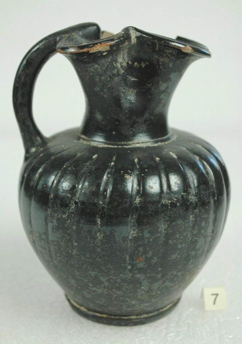 Oinochoe