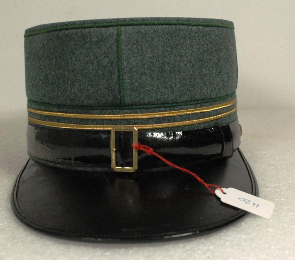 Oberleutnant, Hut
