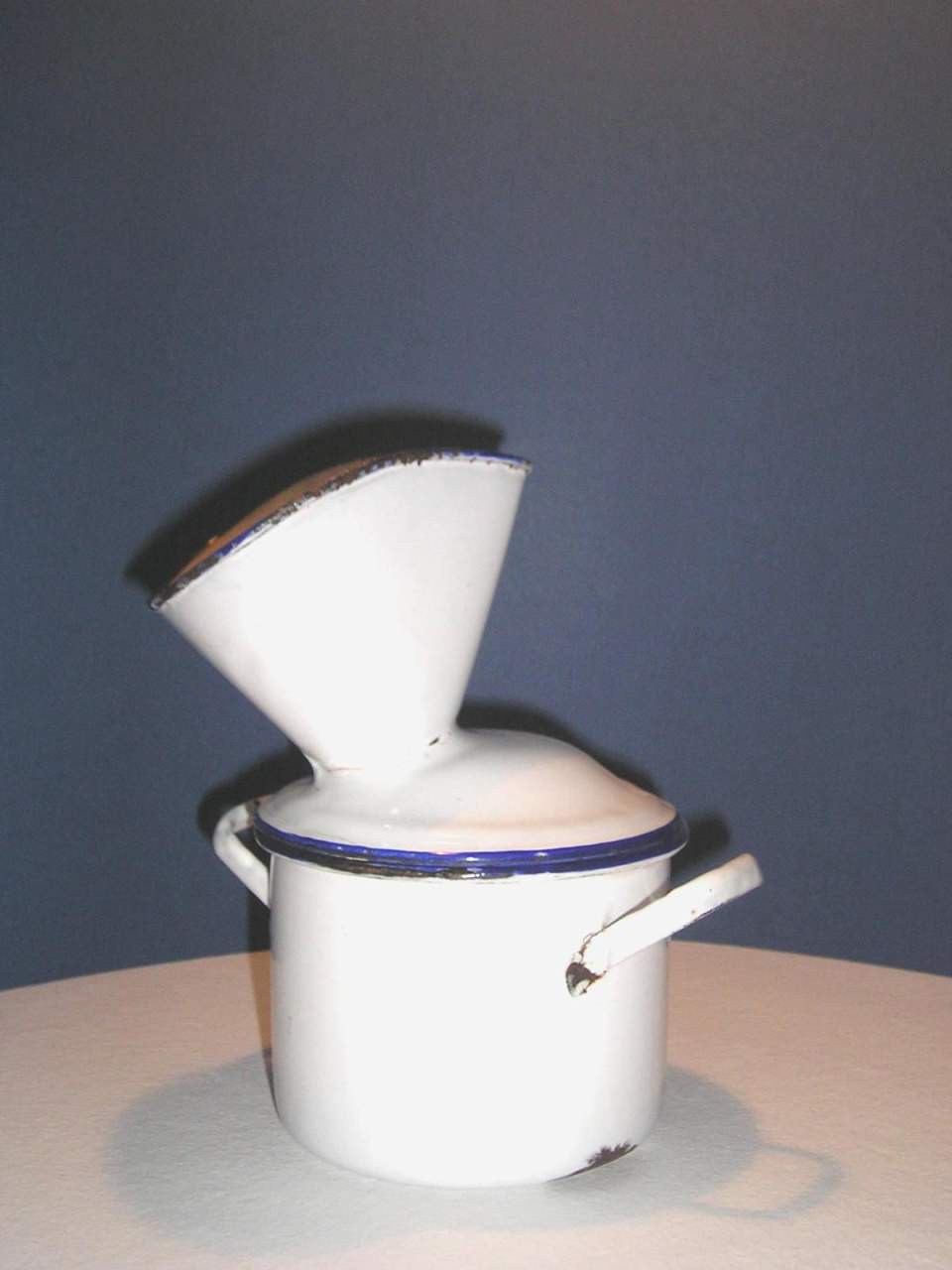 Französischer Inhalator aus emailliertem Blech, klein, weiss