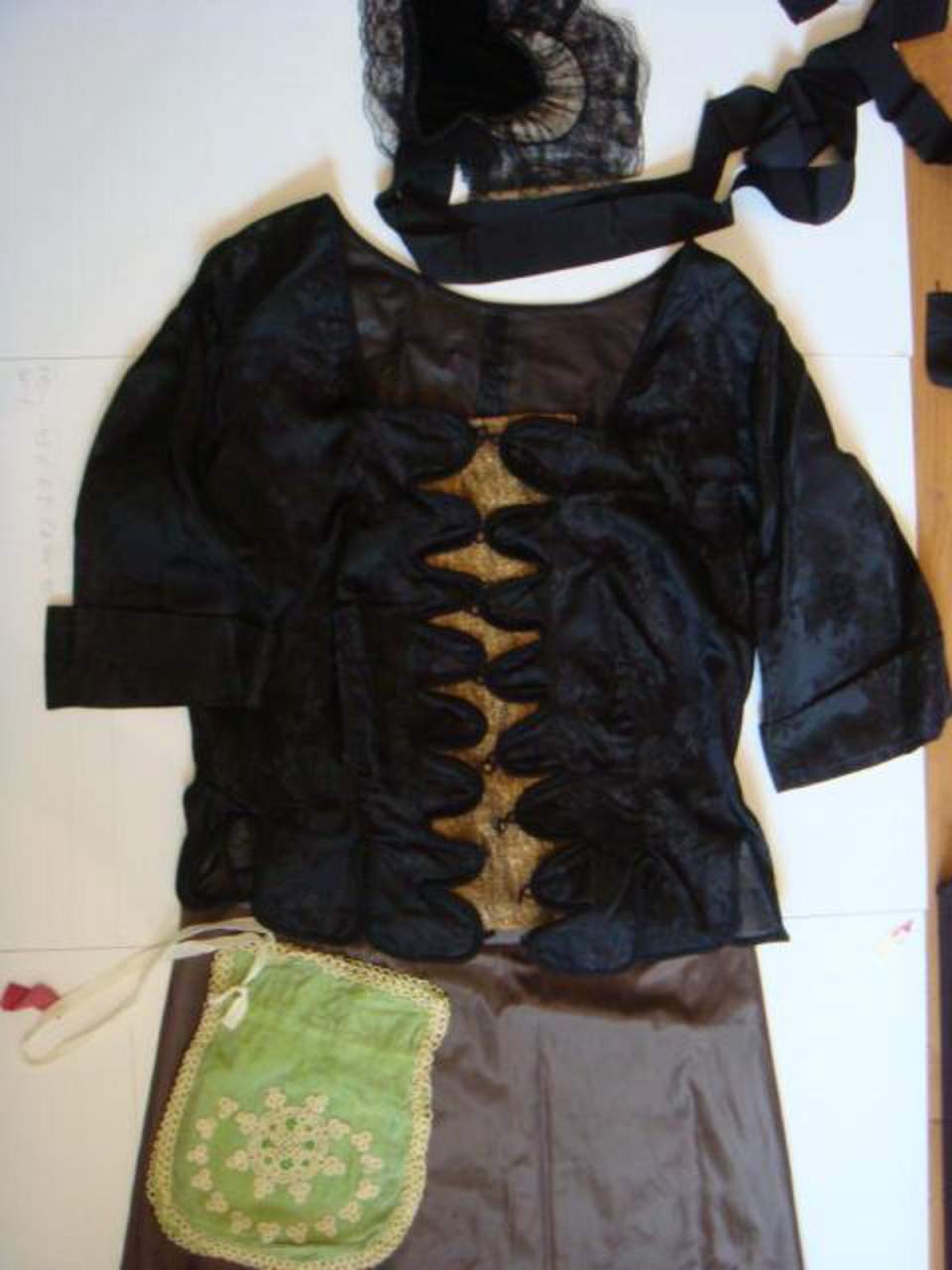 Teile einer Tracht aus der Stadt St.Gallen