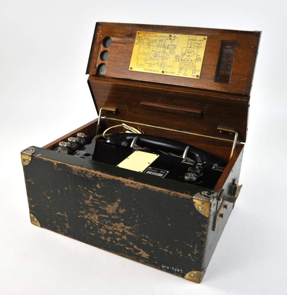 Militärtelefon, Armeetelefon 32