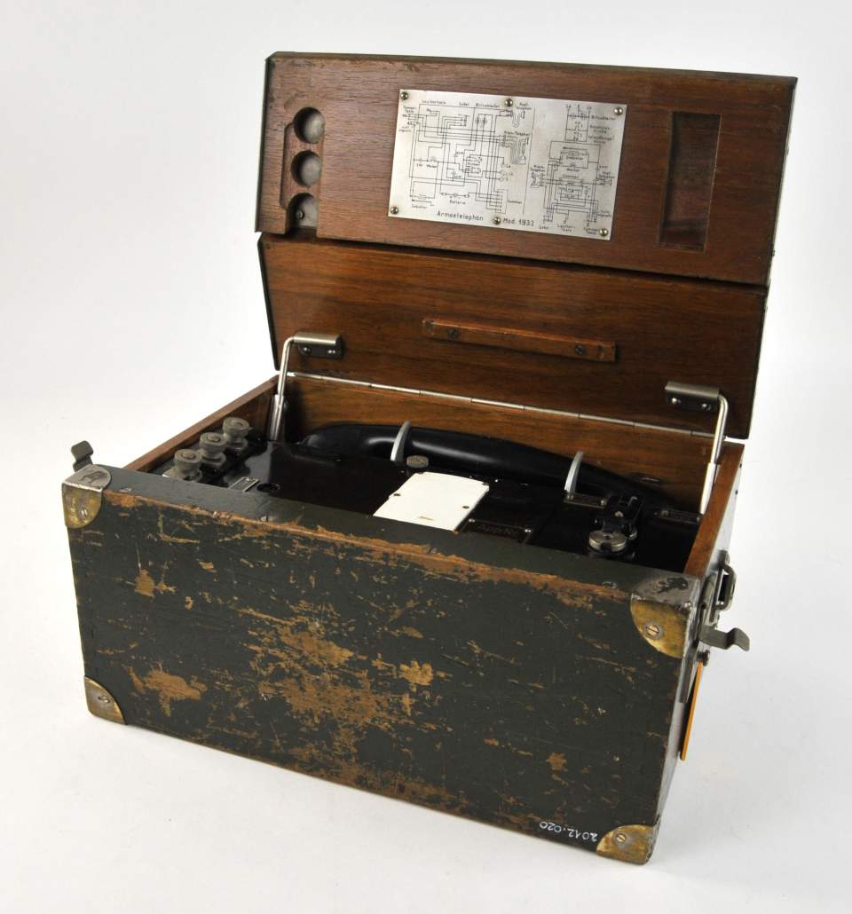 Militärtelefon, Armeetelefon 32