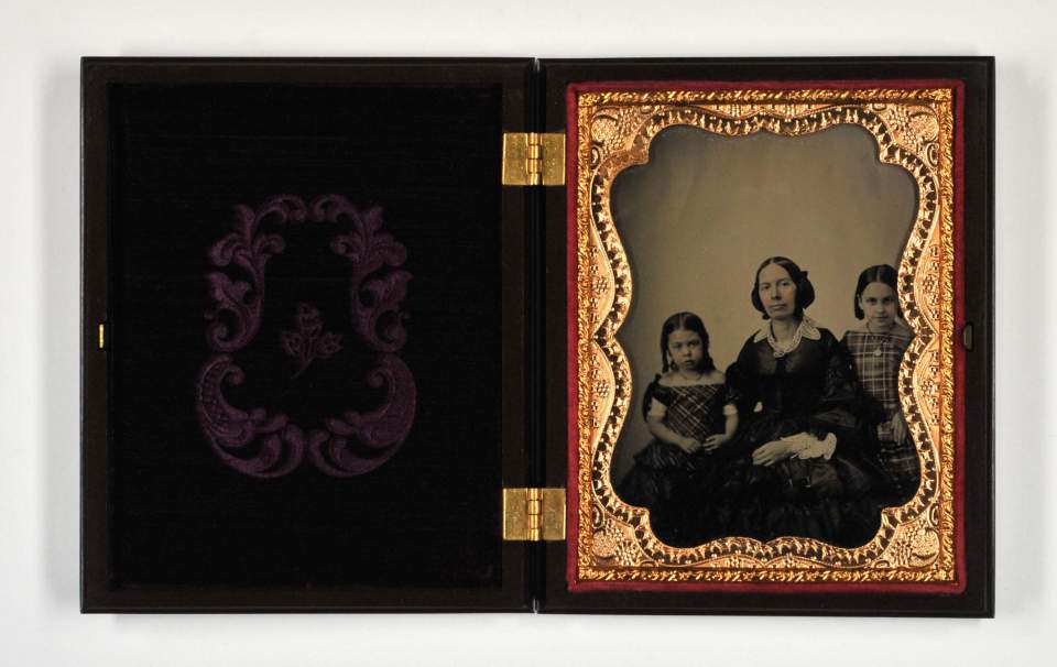 Fotografie Unikatverfahren: Mrs Aetkins mit Fanny und Margie