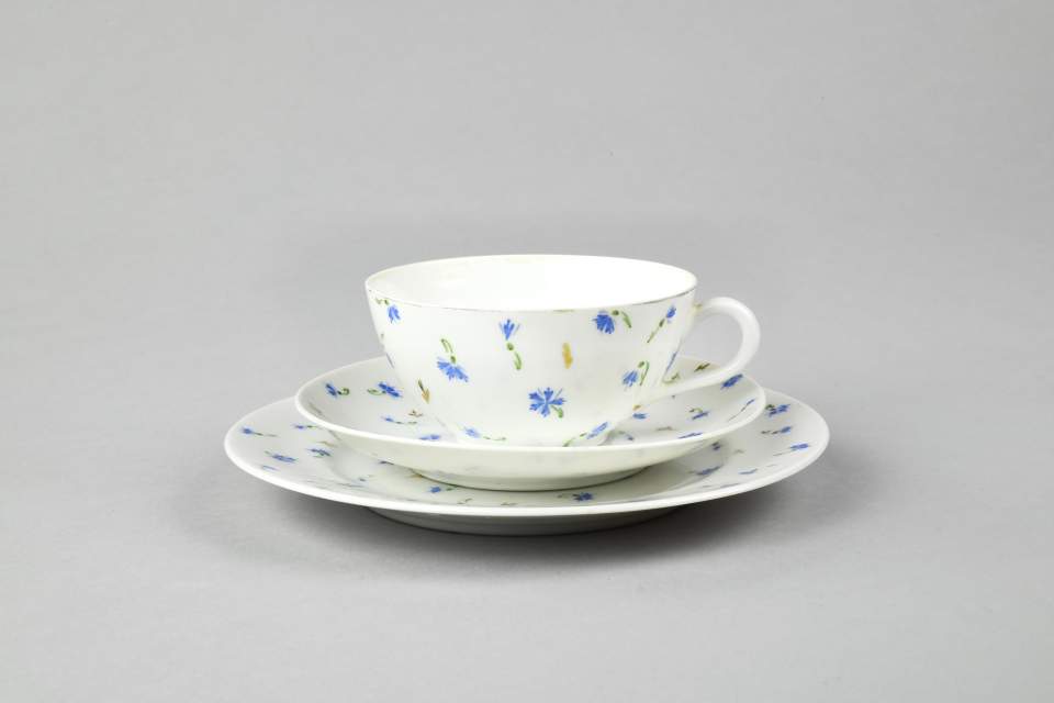 Tasse, Untertasse und Dessertteller; Porzellan Suisse Langenthal 1947
