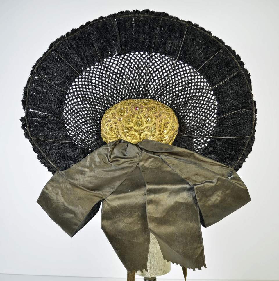 schwarze Chenille-Radhaube; Fürstenland SG, 1780-1820, Trachtenhaube