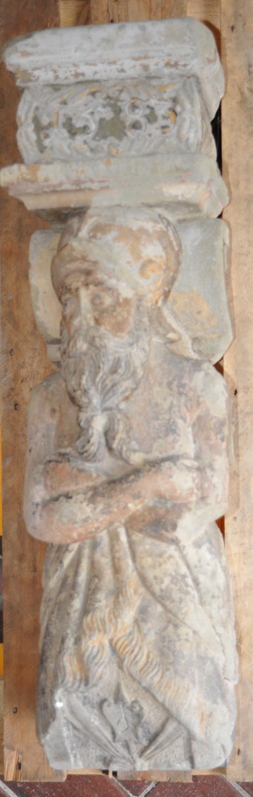 Sandsteinsäule mit Menschenmotiv - Spolie