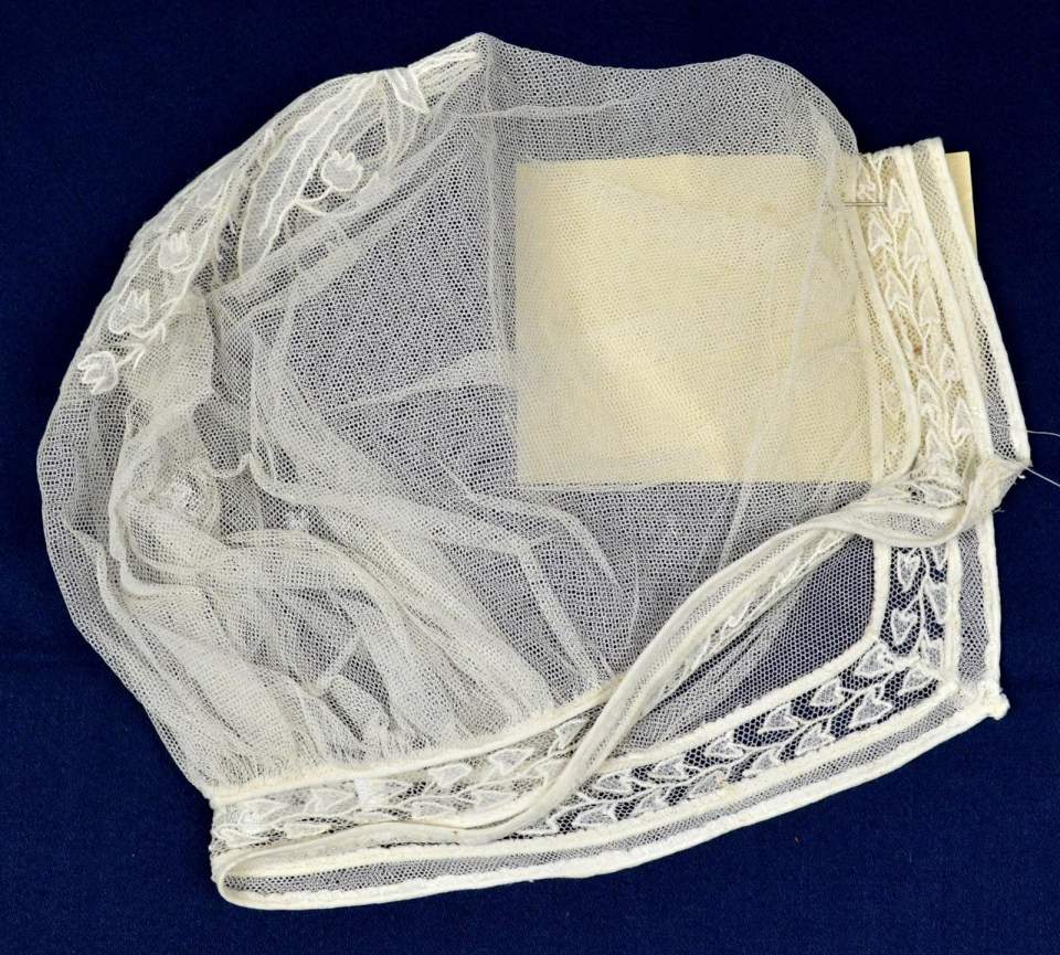 Mädchenhaube