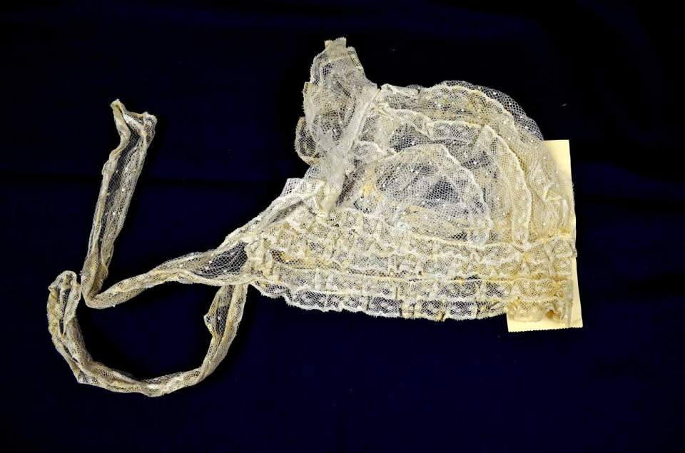 Mädchenhaube